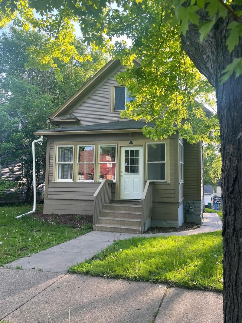 715 Thomas Ave N, Minneapolis, MN 55411