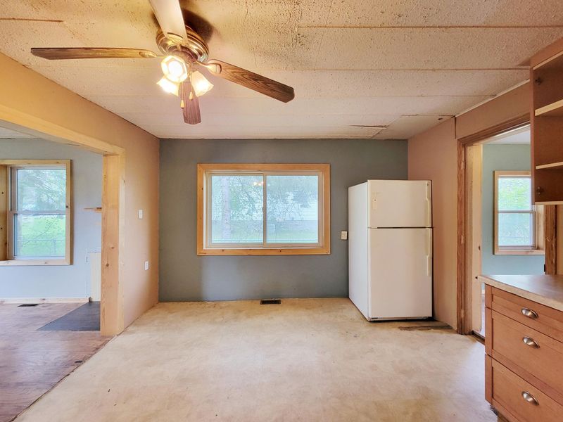 330 N 3rd St, Cohasset, MN 55721