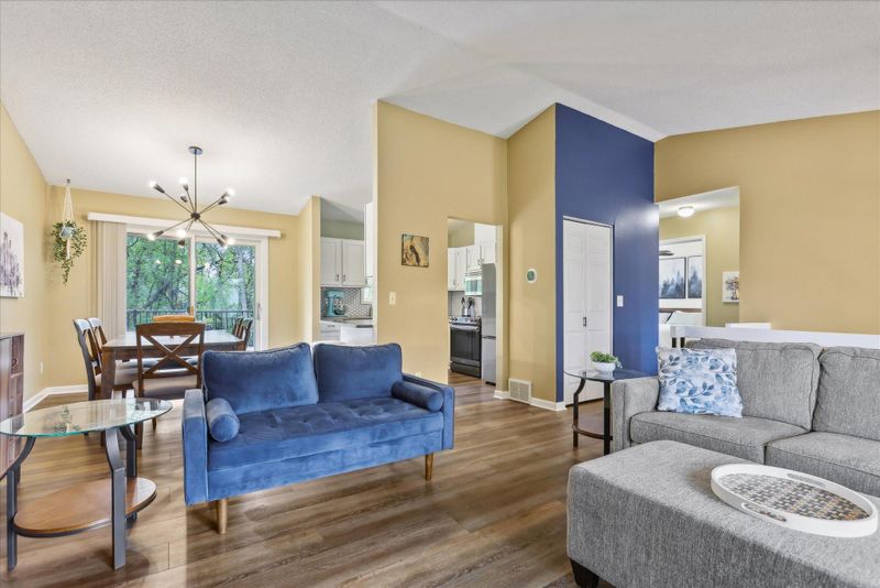 1120 Benton Way, Arden Hills, MN 55112