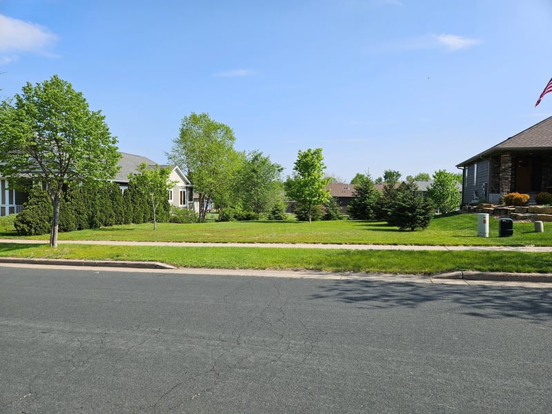 367 Kamloops Pl, River Falls, WI 54022