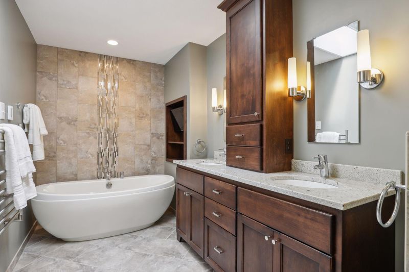 3606 Sussex Pl, Minnetonka, MN 55345