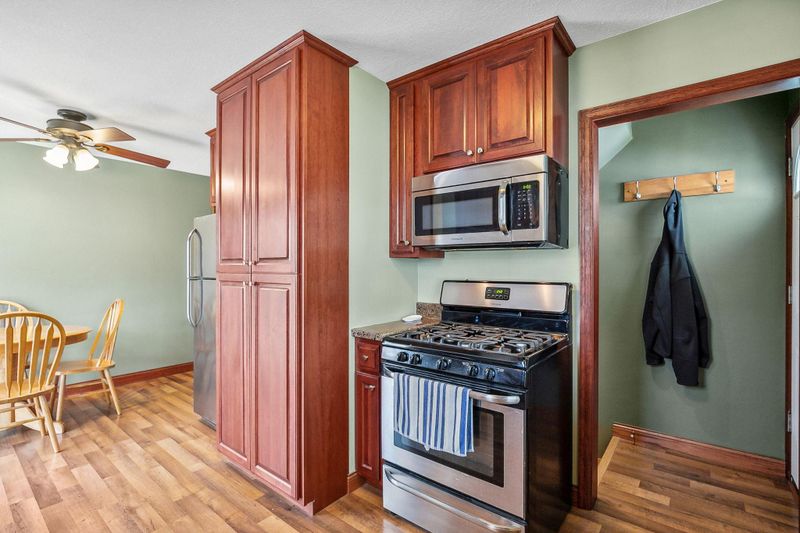 2951 Zenith Ave N, Robbinsdale, MN 55422