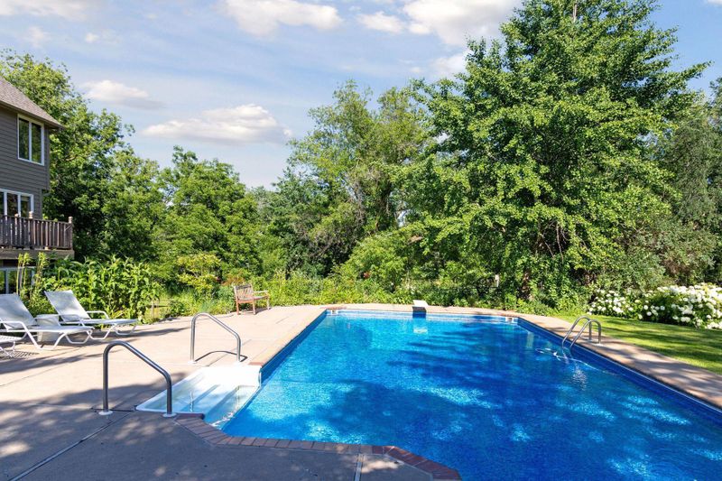 2340 Abingdon Way, Long Lake, MN 55356