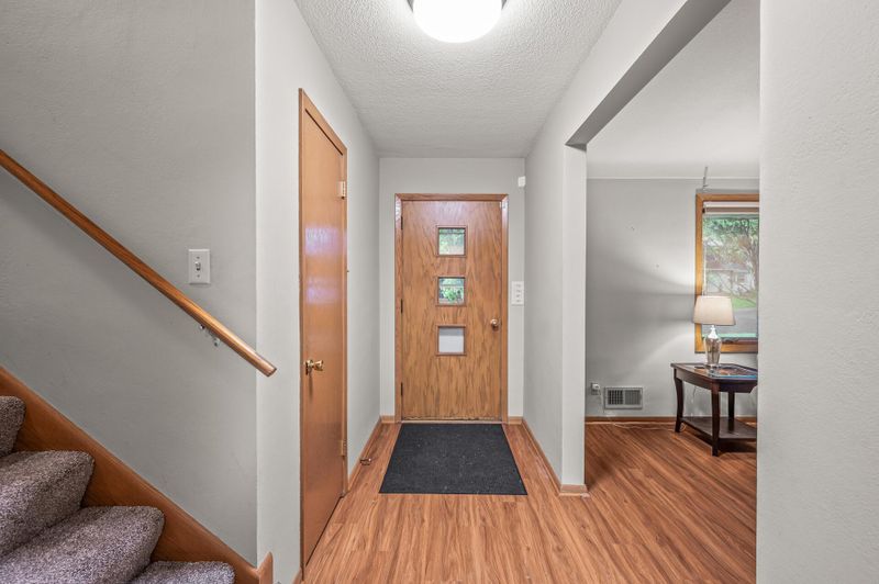 2330 Heimel St, South Saint Paul, MN 55075