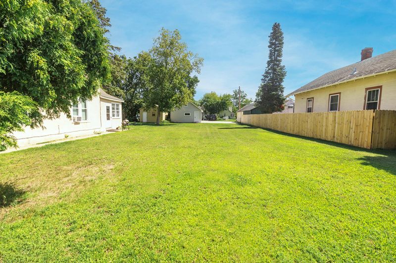 513 S 8th St, Brainerd, MN 56401