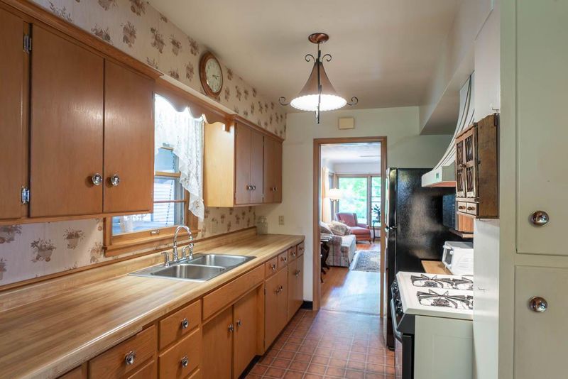 3 Wyoming St E, Saint Paul, MN 55107