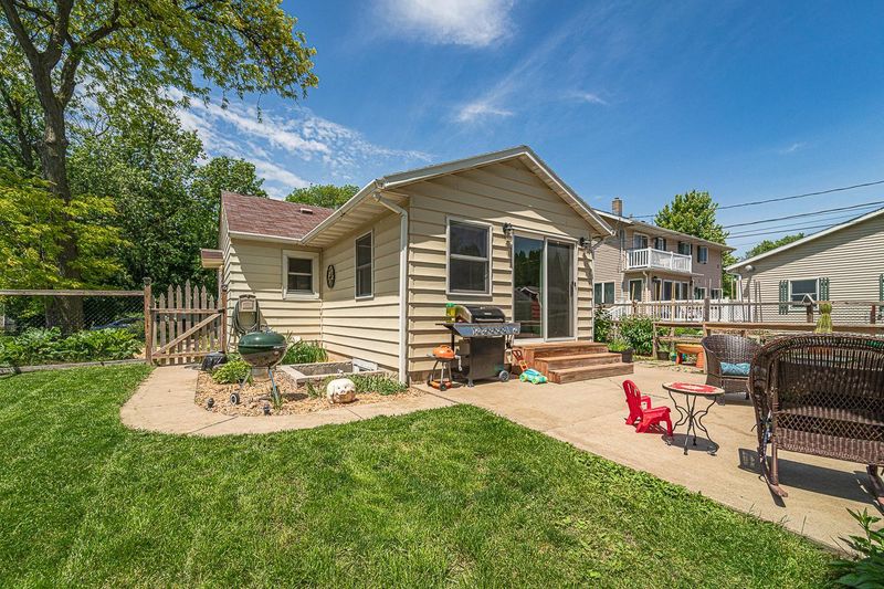 1009 Carlton Ave, Faribault, MN 55021