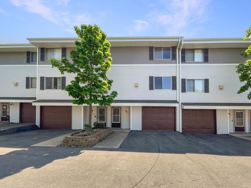 2364 Mailand Ct E #177, Maplewood, MN 55119