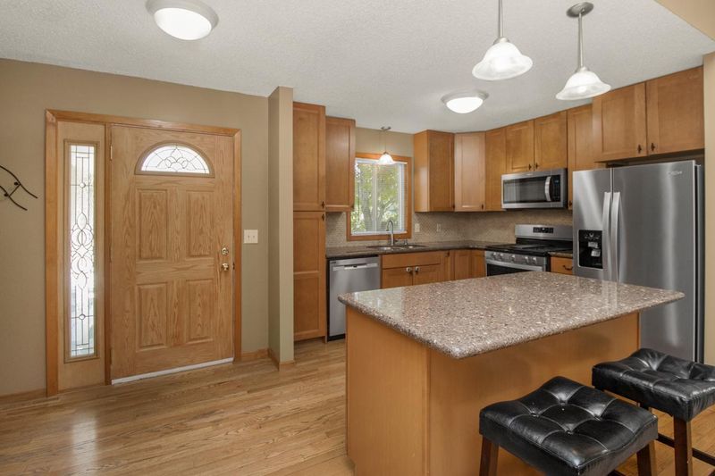 7179 Brian Dr, Centerville, MN 55038