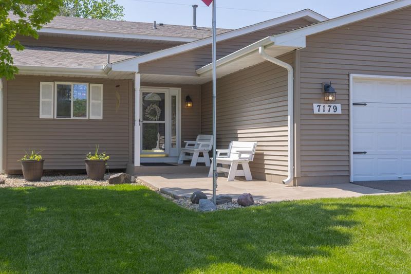 7179 Brian Dr, Centerville, MN 55038