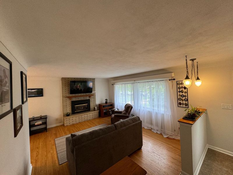 3854 Crestwood Pl, White Bear Lake, MN 55110
