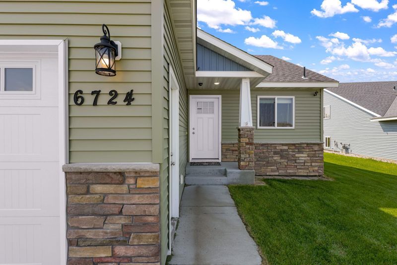 6724 Yosemite St, Saint Cloud, MN 56303