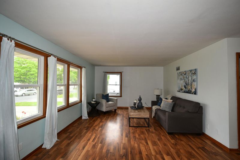 771 W 2nd St, Zumbrota, MN 55992