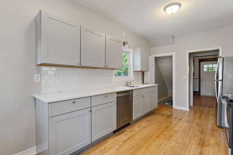 836 Magnolia Ave E, Saint Paul, MN 55106