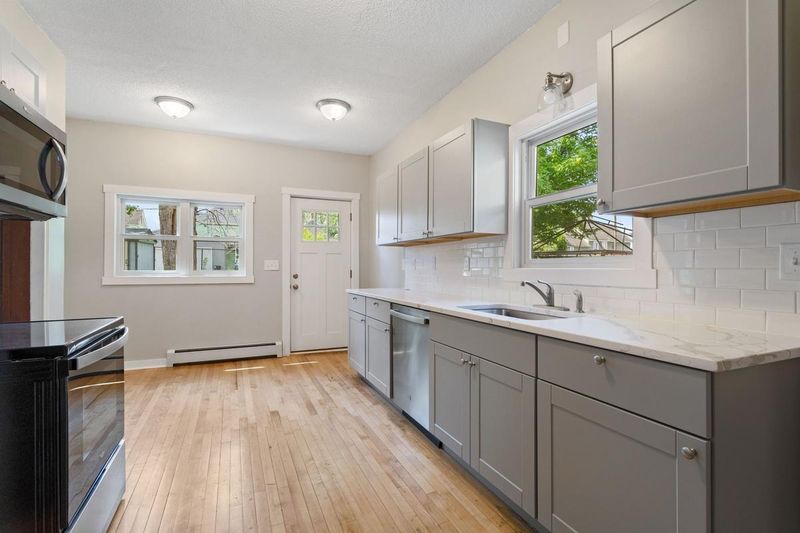 836 Magnolia Ave E, Saint Paul, MN 55106