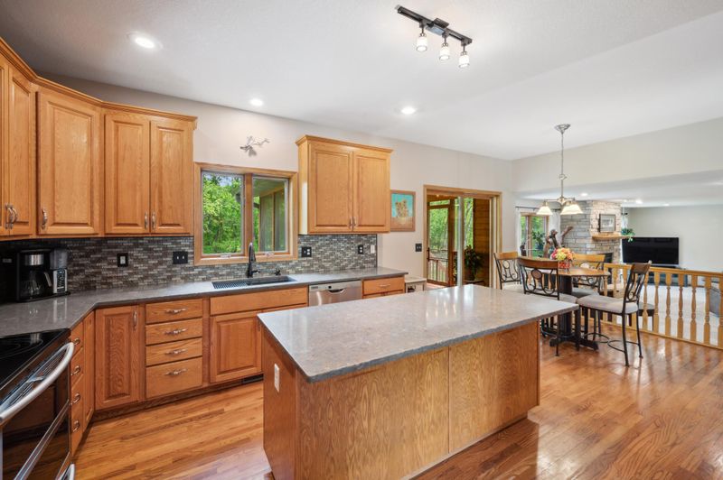 1575 Quasar Ct S, Lakeland, MN 55043