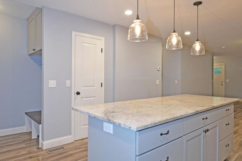698 Desoto St, Saint Paul, MN 55130