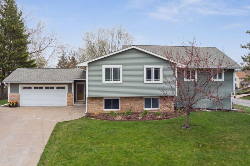 7430 Bester Ave, Inver Grove Heights, MN 55076