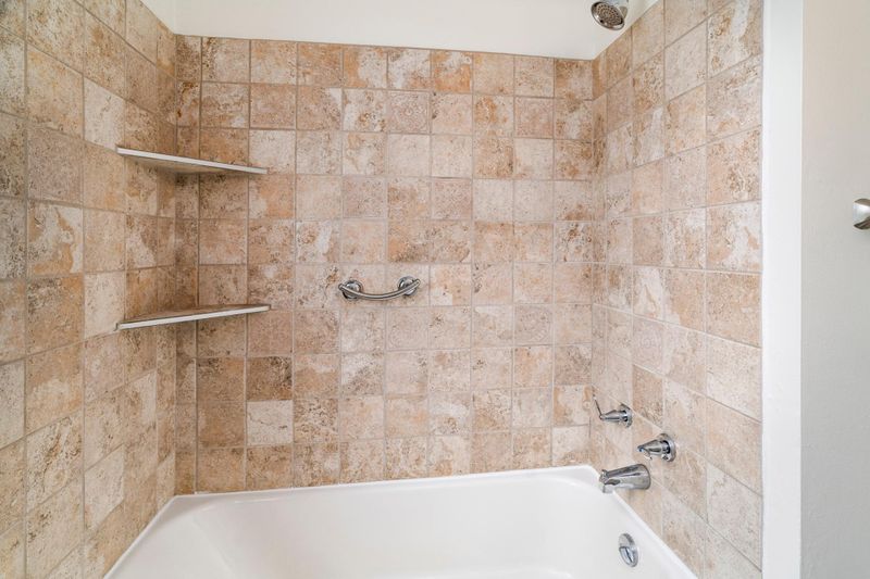 14 Billings Dr, Superior, WI 54880