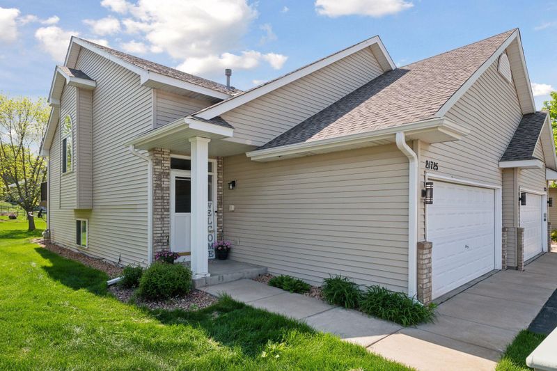 21725 Linden Way, Rogers, MN 55374