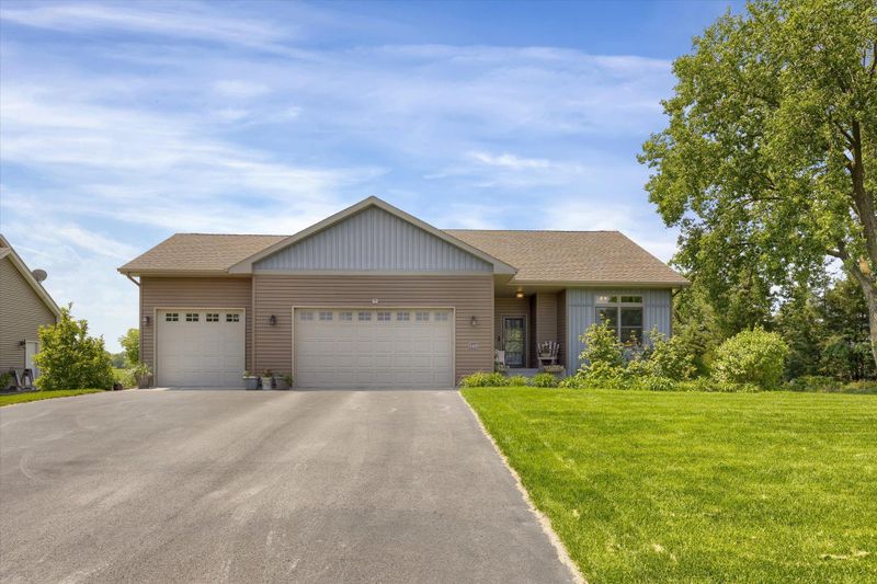 31468 Maria Ave, Lindstrom, MN 55045