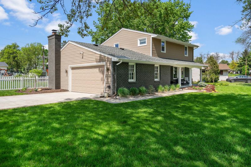 9672 Upton Rd, Minneapolis, MN 55431
