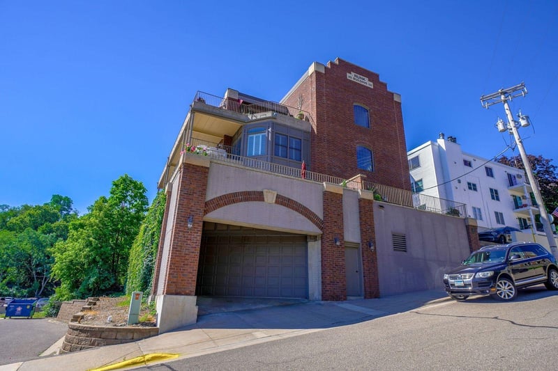101 Olive St E #4, Stillwater, MN 55082