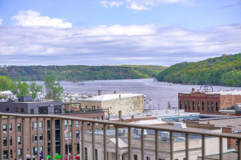 101 Olive St E #4, Stillwater, MN 55082