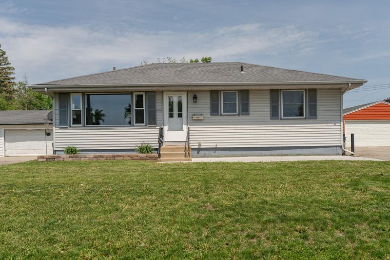 115 4th St NE, Stewartville, MN 55976