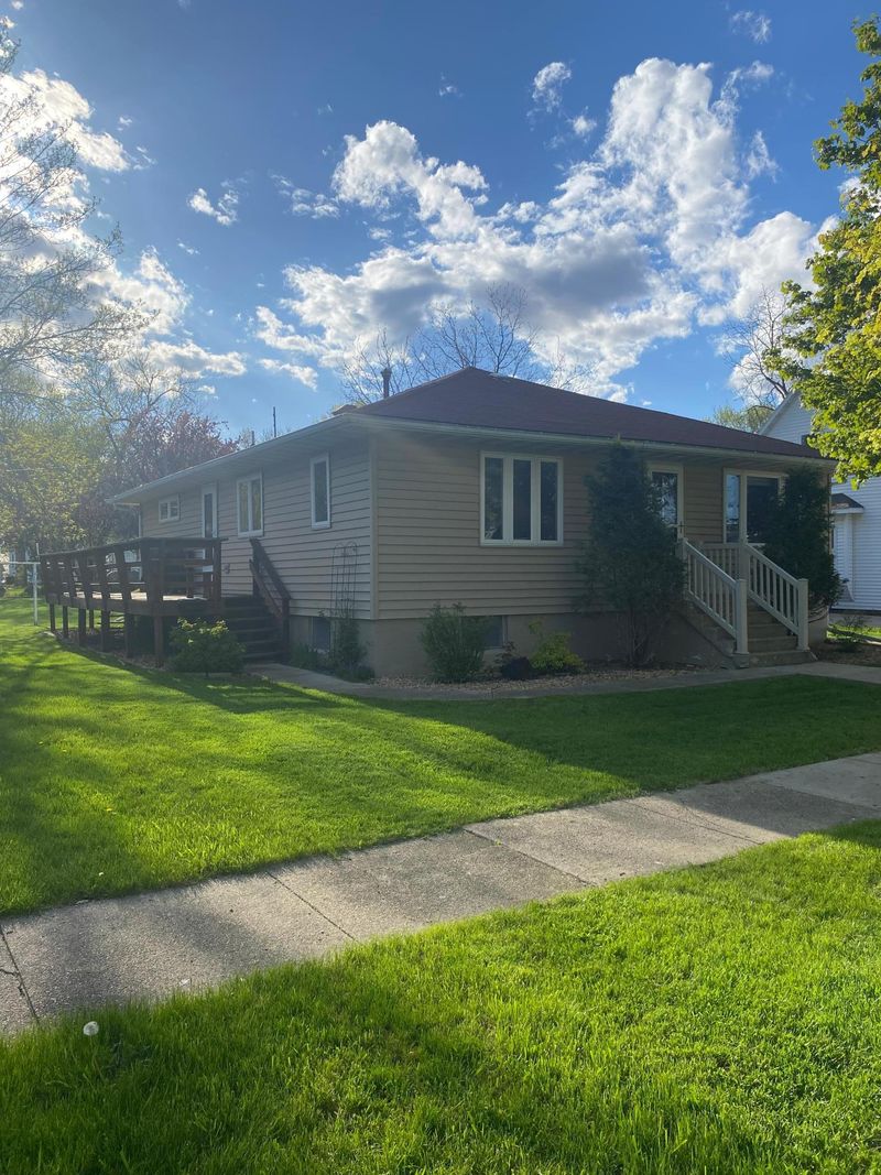 305 Prospect St, Milroy, MN 56263
