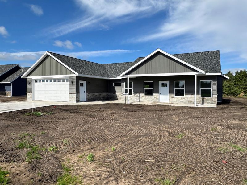 911 8th Ave NW, Perham, MN 56573