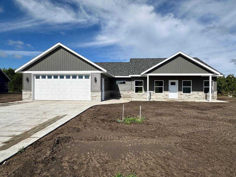 911 8th Ave NW, Perham, MN 56573
