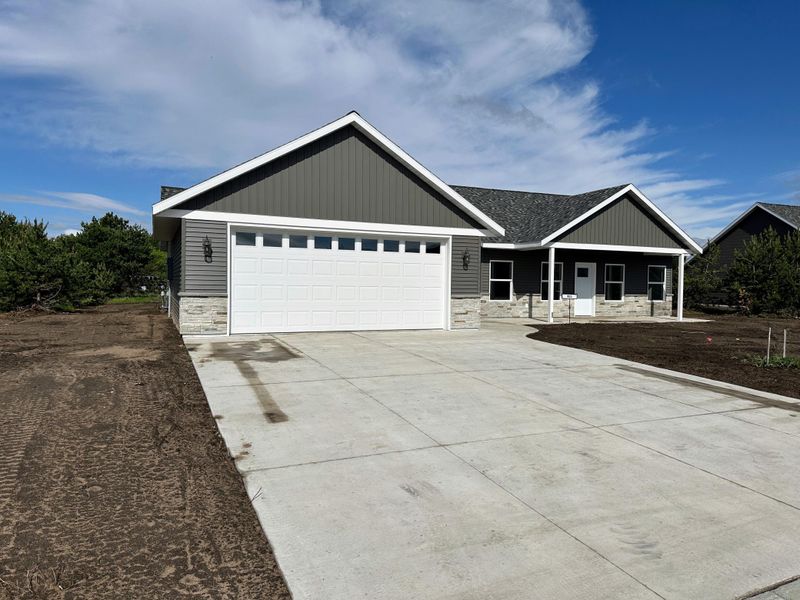 911 8th Ave NW, Perham, MN 56573