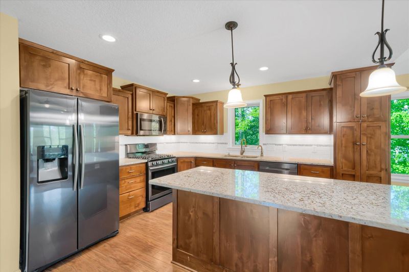 31120 Magnolia Ln, Lindstrom, MN 55045