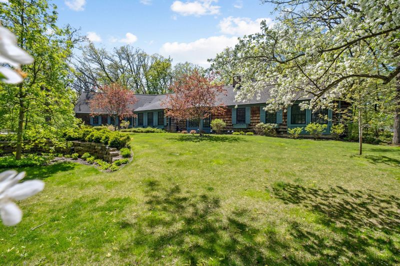7 Saint Albans Rd E, Hopkins, MN 55305