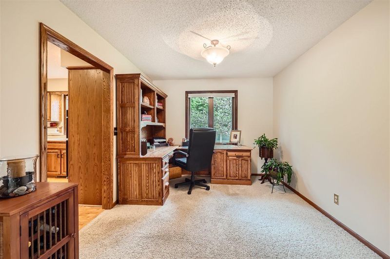 6504 Leander Cir, Eden Prairie, MN 55346