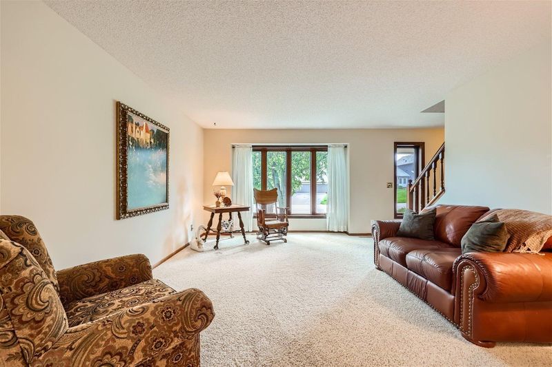 6504 Leander Cir, Eden Prairie, MN 55346
