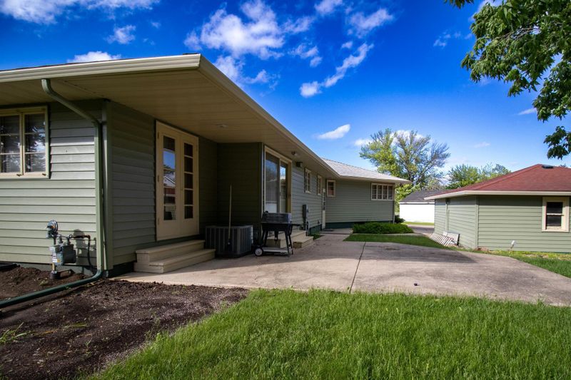 714 Butler Ave, Jackson, MN 56143