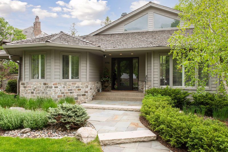 7715 Stonewood Ct, Edina, MN 55439