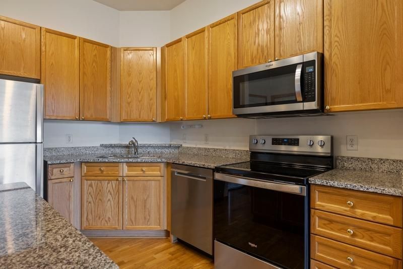 1800 Graham Ave #421, Saint Paul, MN 55116