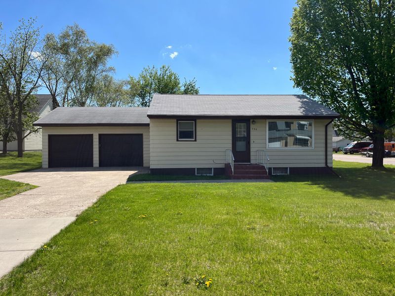 700 Holden Ave, Henning, MN 56551