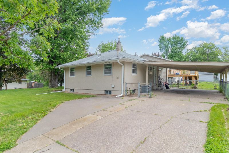 462 Ivy Ave E, Saint Paul, MN 55130
