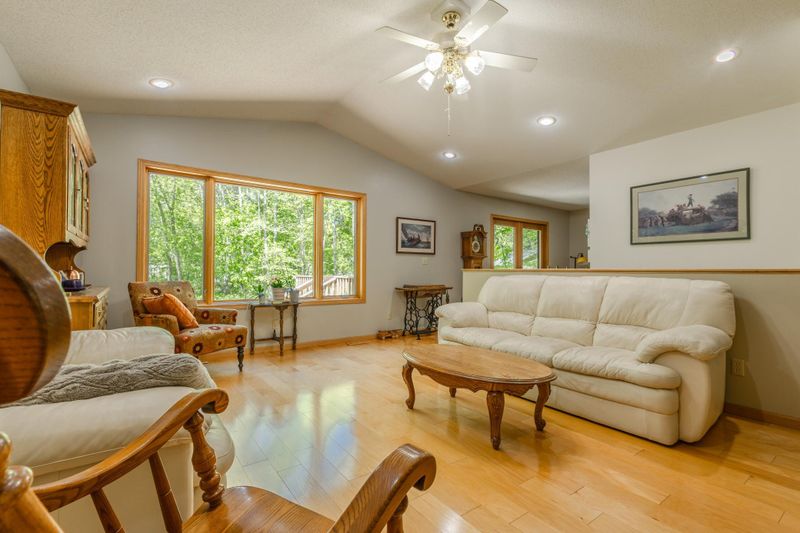 906 Geneva Dr, Alexandria, MN 56308