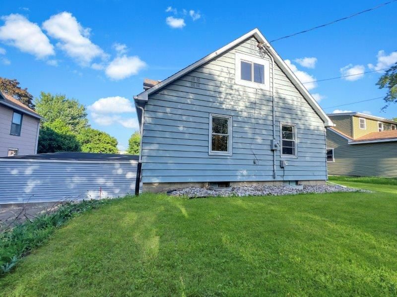 926 Redwood Dr, Fairmont, MN 56031