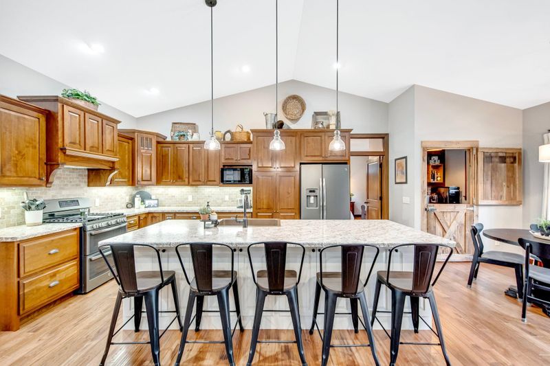 501 Lake Rd, Altoona, WI 54720