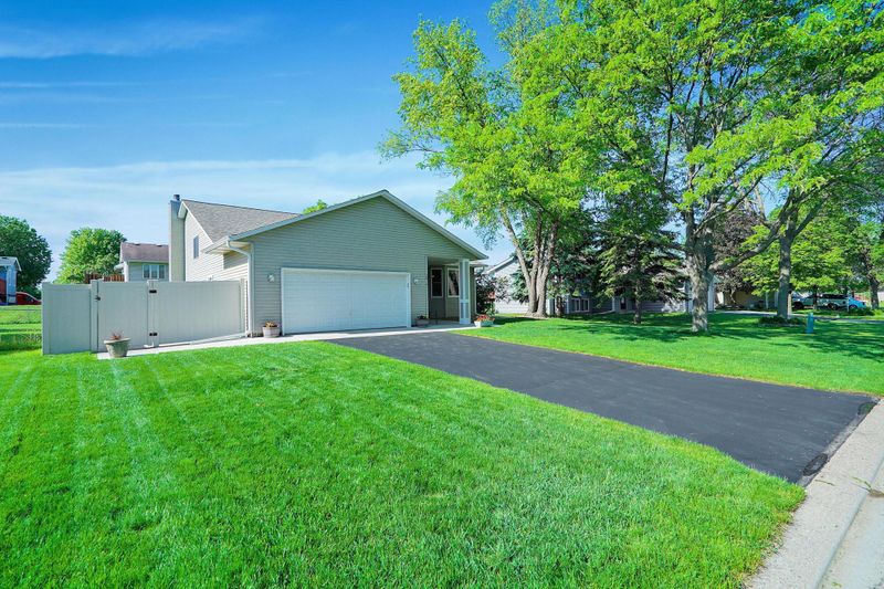 2016 Murphy Ave, Shakopee, MN 55379