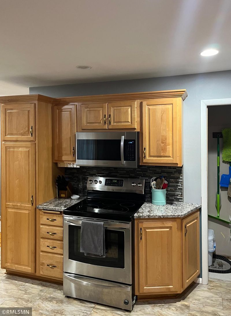 409 N Davis Ave, Litchfield, MN 55355