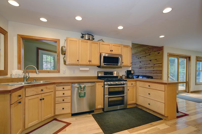 9568 275th Ave NE, North Branch, MN 55056