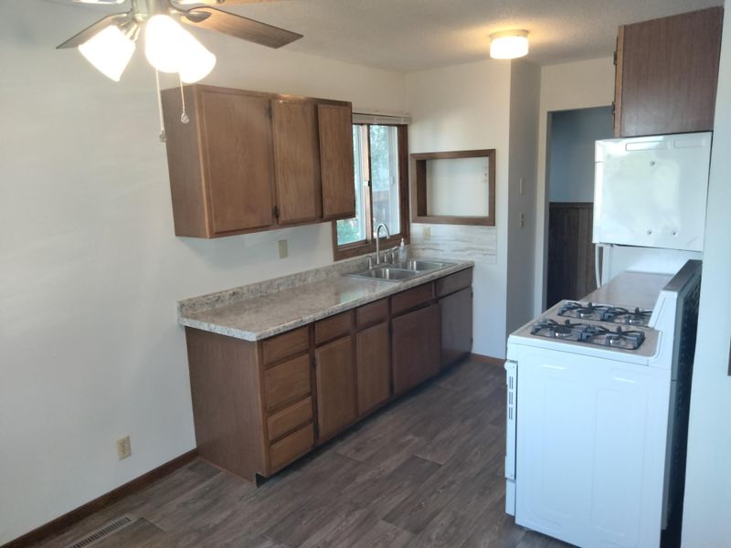 1567 Willis Ave, South Saint Paul, MN 55075