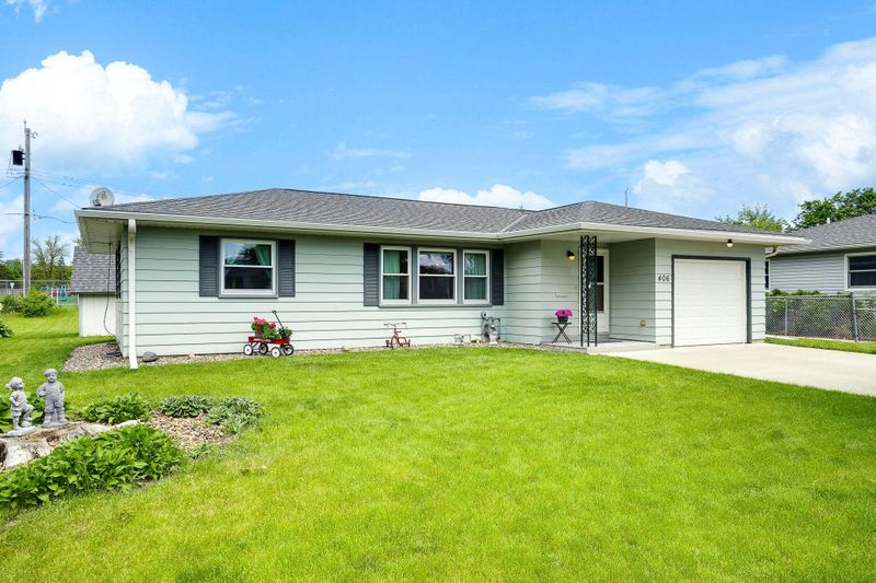 406 13th St NE, Owatonna, MN 55060